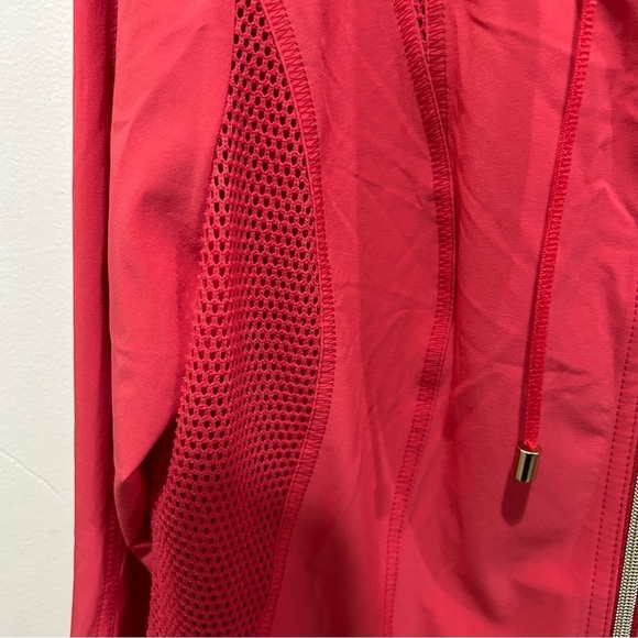 Chico’s Red Resort Mesh Lightweight Hooded Zip-Up Jacket Size Medium - Picture 4 of 10